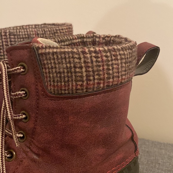 Short Duck Boots - Picture 3 of 4